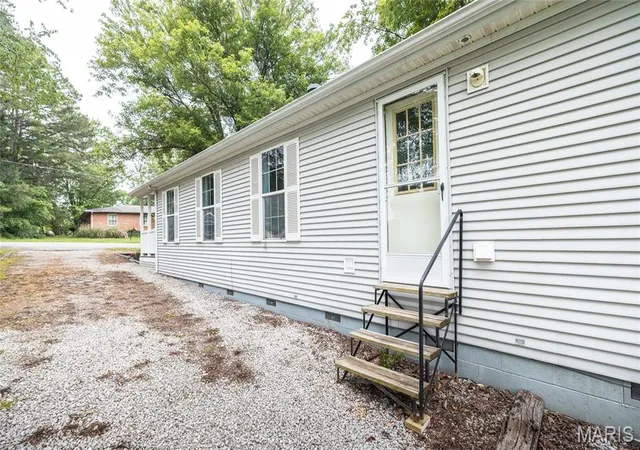 Homes for sale in Salem, MO | 6 S Martin St, Salem, MO 65560 | MLS# MIS26031151