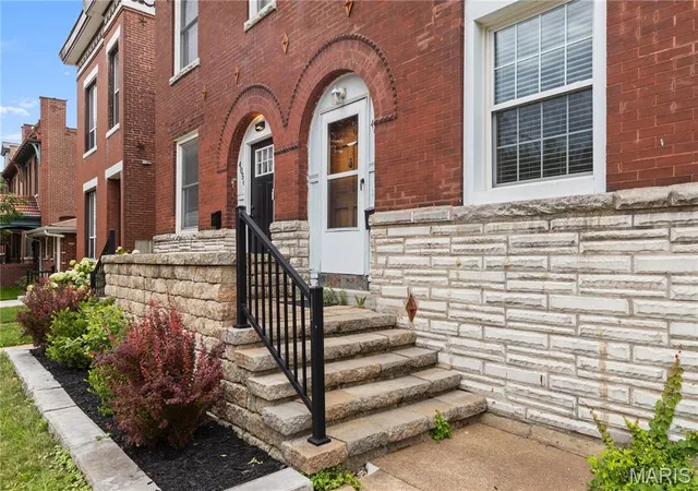 Photo 2 of Single family home for sale at 4058 Botanical Ave, Saint Louis, MO 63110 | MLS# MIS26031169 | Listing updated on 2026-10-27