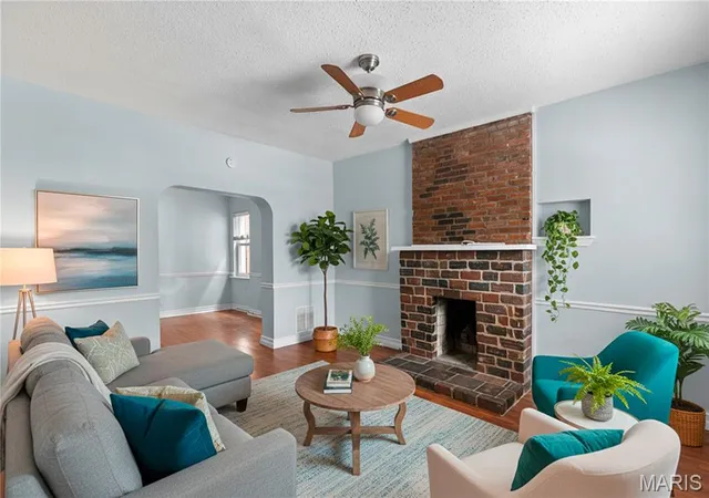 Photo 3 of Single family home for sale at 4058 Botanical Ave, Saint Louis, MO 63110 | MLS# MIS26031169 | Listing updated on 2026-10-27