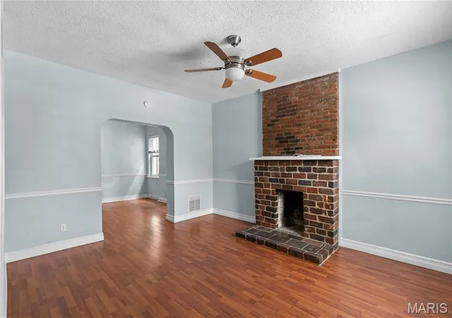 Photo 4 of Single family home for sale at 4058 Botanical Ave, Saint Louis, MO 63110 | MLS# MIS26031169 | Listing updated on 2026-10-27
