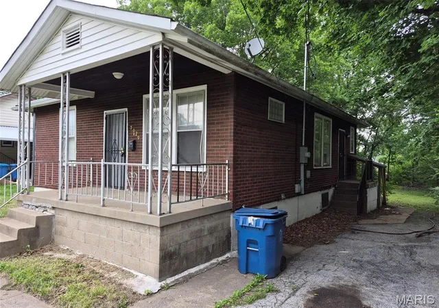 Homes for sale in Saint Louis, MO | 7029 Florence Pl, Saint Louis, MO 63136 | MLS# MIS26031206