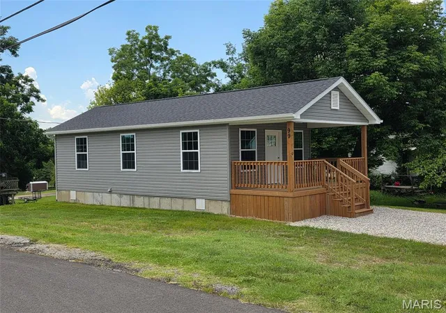 Homes for sale in Ste Genevieve, MO | 88 N 8th St, Ste Genevieve, MO 63670 | MLS# MIS26031234
