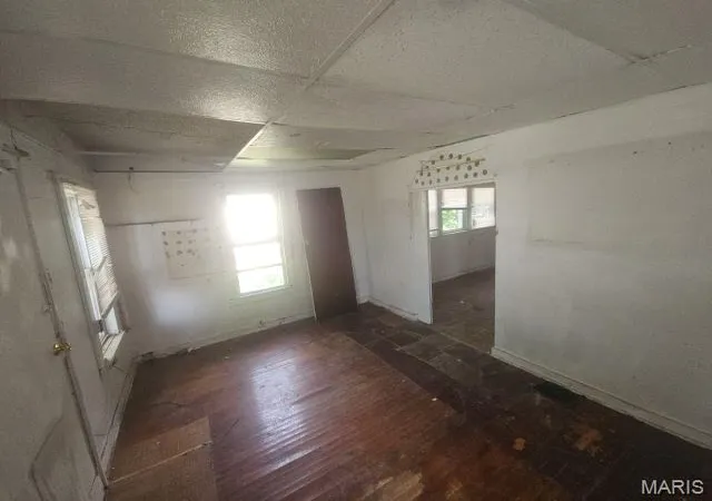 Photo 3 of Sale Pending at 4834 Calvin Ave, Saint Louis, MO 63115 | MLS# MIS26031242 | Listing updated on 2026-09-16