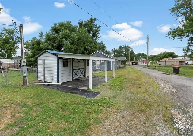Homes for sale in Chaffee, MO | 301 W State St, Chaffee, MO 63740 | MLS# MIS26031278