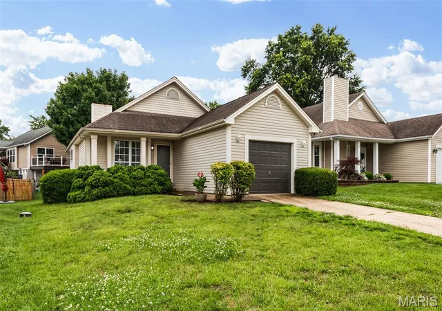 2nd image of 3026 Plum Creek Dr, St Peters, MO 63303 | MLS# MIS26031321