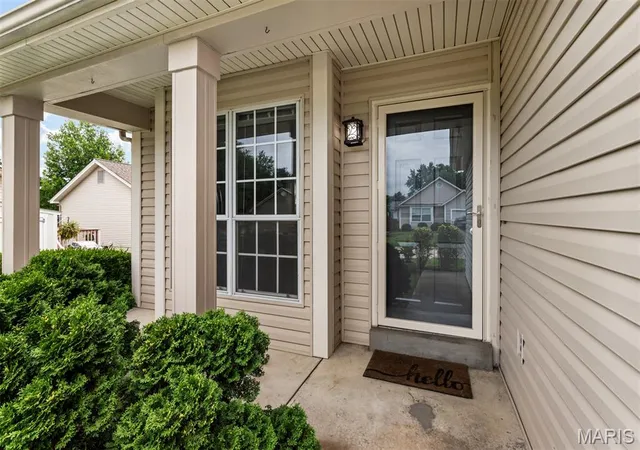 3rd image of 3026 Plum Creek Dr, St Peters, MO 63303 | MLS# MIS26031321