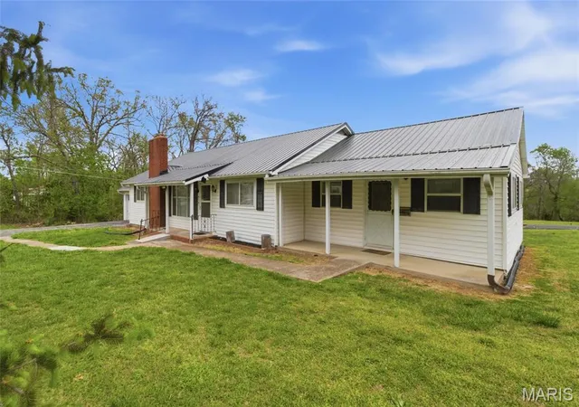 Homes for sale in Houston, MO | 916 Sommerfield Dr, Houston, MO 65483 | MLS# MIS26031328