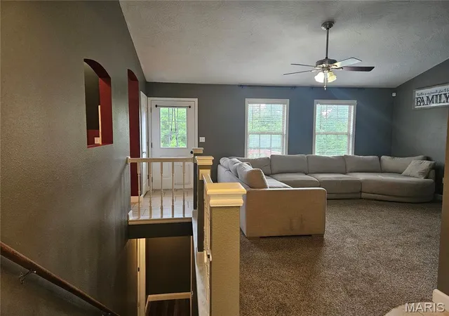 Homes for sale in Saint Robert, MO | 15630 Top Dr, Saint Robert, MO 65584 | MLS# MIS26031333