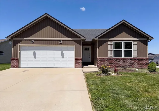 Photo 1 of Single family home for sale at 7932 Laurel Flats Dr, Caseyville, IL 62232 | MLS# MIS26031342 | Listing updated on 2026-09-14