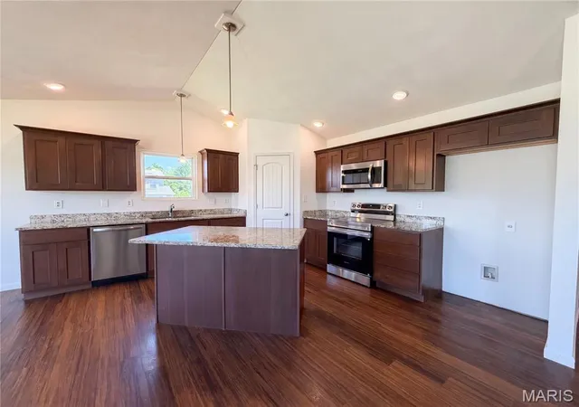 Photo 2 of Single family home for sale at 7932 Laurel Flats Dr, Caseyville, IL 62232 | MLS# MIS26031342 | Listing updated on 2026-09-14