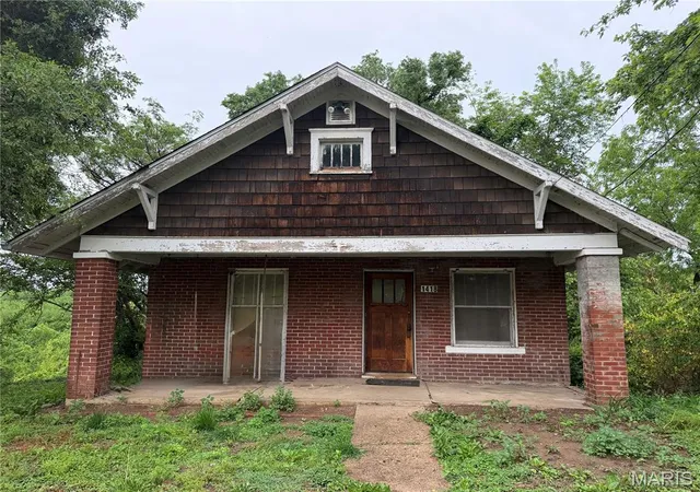 Homes for sale in Hannibal, MO | 1418 Park Ave, Hannibal, MO 63401 | MLS# MIS26031347