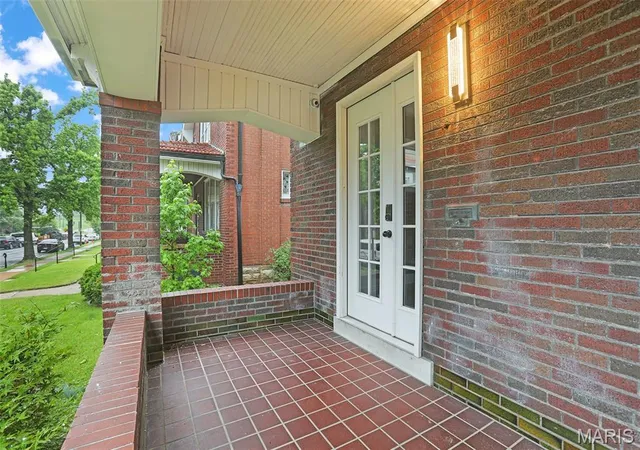 Photo 2 of Single family home for sale at 4935 Cote Brilliante Ave, Saint Louis, MO 63113 | MLS# MIS26031431 | Listing updated on 2026-07-27