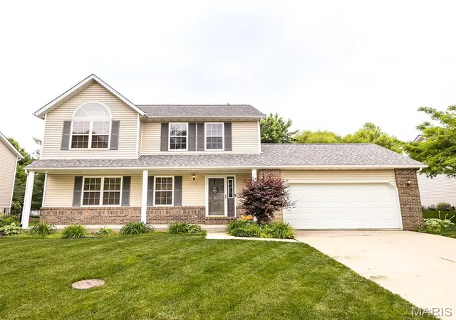 Homes for sale in O'fallon, IL | 953 Benjamin Dr, O'fallon, IL 62269 | MLS# MIS26031463