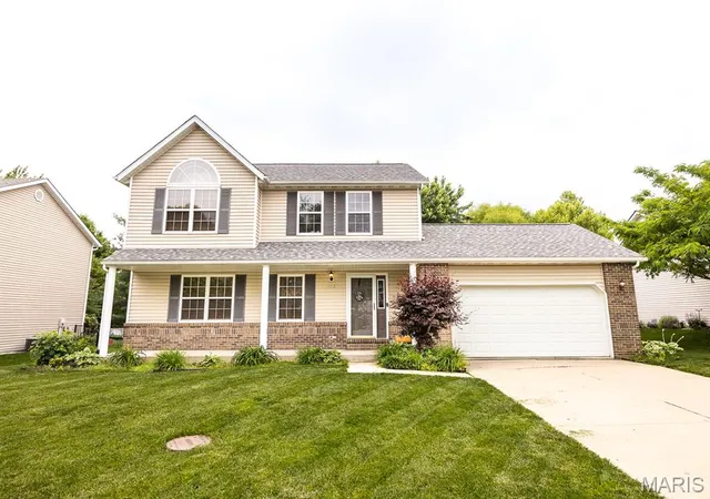 Homes for sale in O'fallon, IL | 953 Benjamin Dr, O'fallon, IL 62269 | MLS# MIS26031463