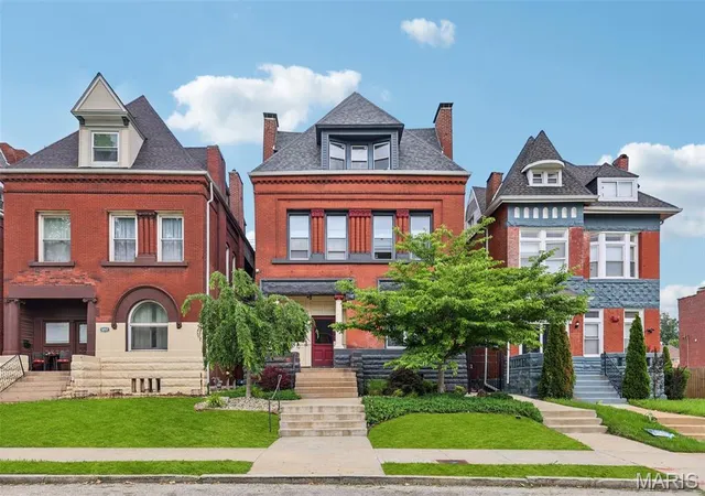 Listing Photo 5 - Condo for sale in building located at 4253 Washington Blvd, St. Louis, MO 63108 - Unit #D