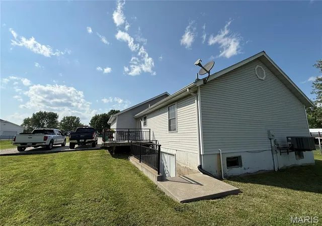 Homes for sale in Owensville, MO | 1798 Debbie Ln, Owensville, MO 65066 | MLS# MIS26031505