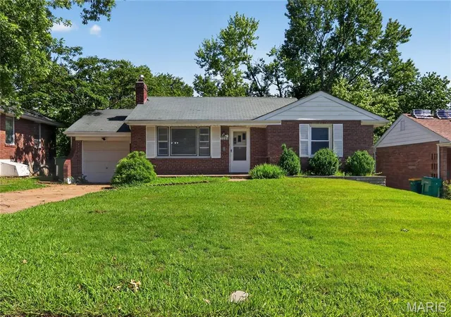 Homes for sale in Bellefontaine Nghbrs, MO | 1205 Duenke Dr, Bellefontaine Nghbrs, MO 63137 | MLS# MIS26031552