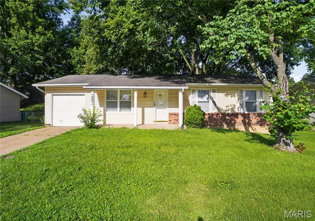 1st image of 12071 El Camara Dr, Florissant, MO 63033 | MLS# MIS26031582