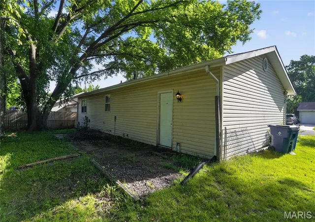 5th image of 12071 El Camara Dr, Florissant, MO 63033 | MLS# MIS26031582
