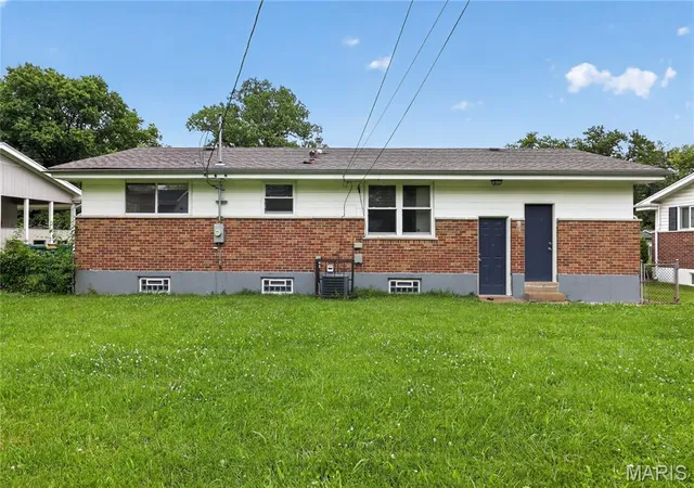 Photo 4 of Sale Pending at 9811 Portage Dr, St Louis, MO 63136 | MLS# MIS26031625 | Listing updated on 2026-10-27