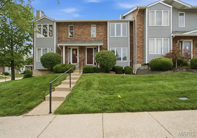 1st image of 407 King Dr #G, Saint Charles, MO 63303 | MLS# MIS26031643