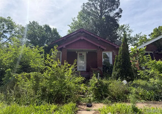 1st image of 5044 Alcott Ave, St Louis, MO 63120 | MLS# MIS26031652
