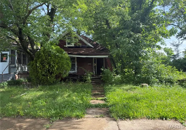 1st image of 5649 Roosevelt Pl, St Louis, MO 63120 | MLS# MIS26031654