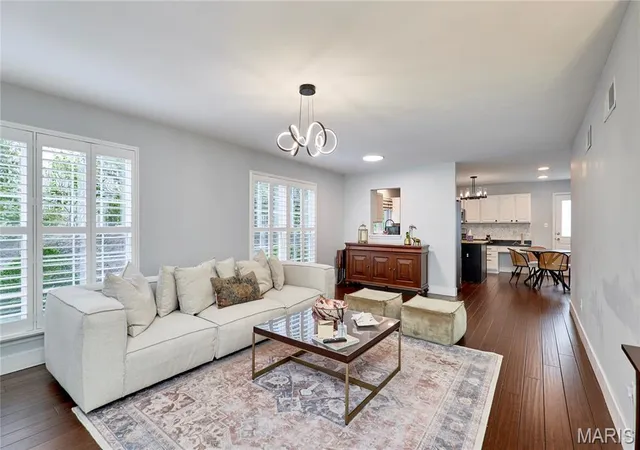 2nd image of 15207 Cambridge Terrace Ct, Chesterfield, MO 63017 | MLS# MIS26031679