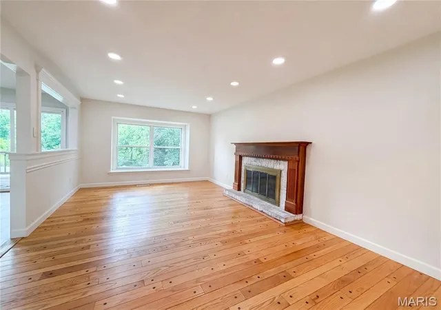 Photo 3 of Single family home for sale at 207 Renaldo Dr, Chesterfield, MO 63017 | MLS# MIS26031680 | Listing updated on 2026-10-08