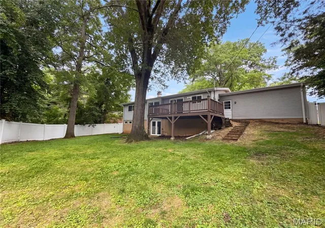 Photo 4 of Single family home for sale at 207 Renaldo Dr, Chesterfield, MO 63017 | MLS# MIS26031680 | Listing updated on 2026-10-08