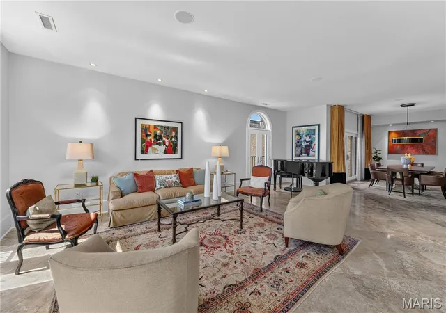 Listing Photo 5 - Condo for sale in building located at 60 Brighton Wy, Clayton, MO 63105 - Unit #3S