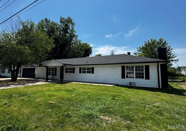 Homes for sale in Poplar Bluff, MO | 2005 Kentucky Ave, Poplar Bluff, MO 63901 | MLS# MIS26031779