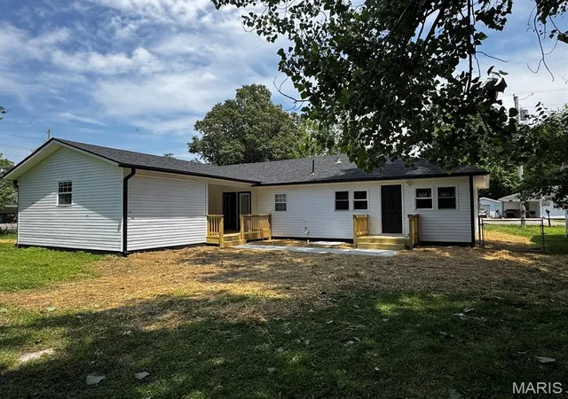 Homes for sale in Poplar Bluff, MO | 2005 Kentucky Ave, Poplar Bluff, MO 63901 | MLS# MIS26031779