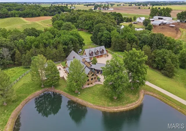 Homes for sale in Red Bud, IL | 4799 Southern Breeze Ln, Red Bud, IL 62278 | MLS# MIS26031835