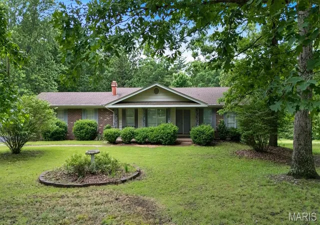 Homes for sale in Sullivan, MO | 43 E Nottingham Cir, Sullivan, MO 63080 | MLS# MIS26031865