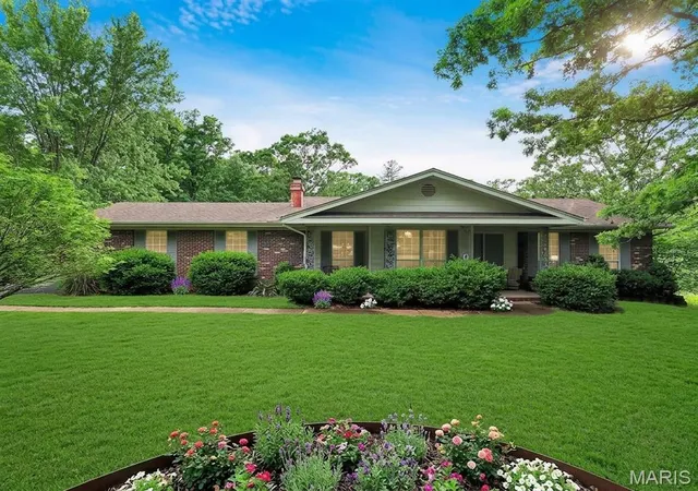 Photo 2 of Single family home for sale at 43 E Nottingham Cir, Sullivan, MO 63080 | MLS# MIS26031865 | Listing updated on 2026-09-21