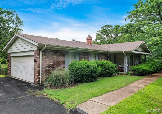 Homes for sale in Sullivan, MO | 43 E Nottingham Cir, Sullivan, MO 63080 | MLS# MIS26031865