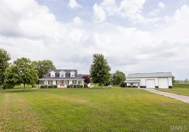 Homes for sale in Pocahontas, IL | 14218 Schuster Rd, Pocahontas, IL 62275 | MLS# MIS26031882