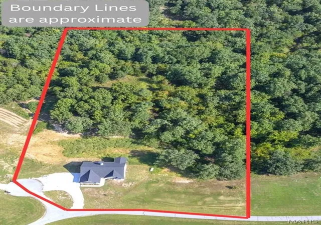 Photo 3 of Single family home for sale at 21 Saratoga Springs Dr, Silex, MO 63377 | MLS# MIS26031912 | Listing updated on 2026-10-06