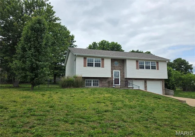 Homes for sale in Waynesville, MO | 19725 Stallion Ln, Waynesville, MO 65583 | MLS# MIS26031927