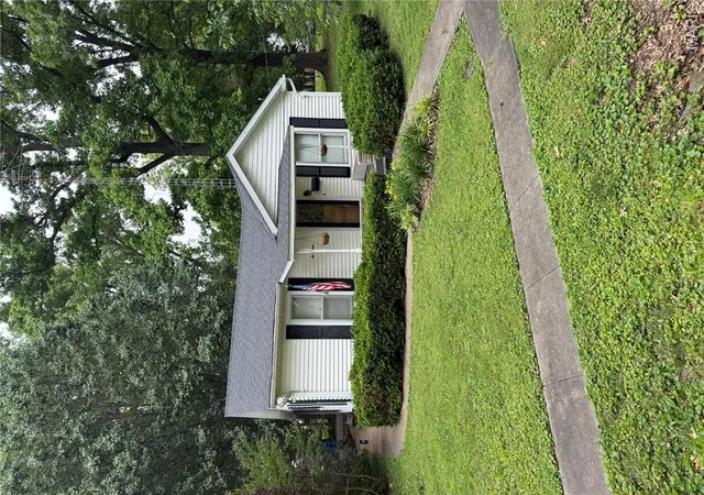 Homes for sale in Duquoin, IL | 615 Vine St, Duquoin, IL 62832 | MLS# MIS26031950