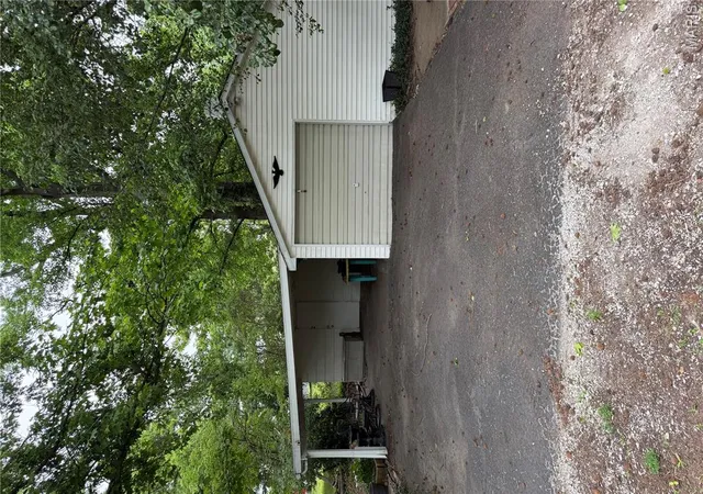 Homes for sale in Duquoin, IL | 615 Vine St, Duquoin, IL 62832 | MLS# MIS26031950