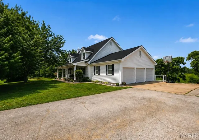 Photo 3 of Single family home for sale at 79 Meier Rd, Old Monroe, MO 63369 | MLS# MIS26031970 | Listing updated on 2026-09-30