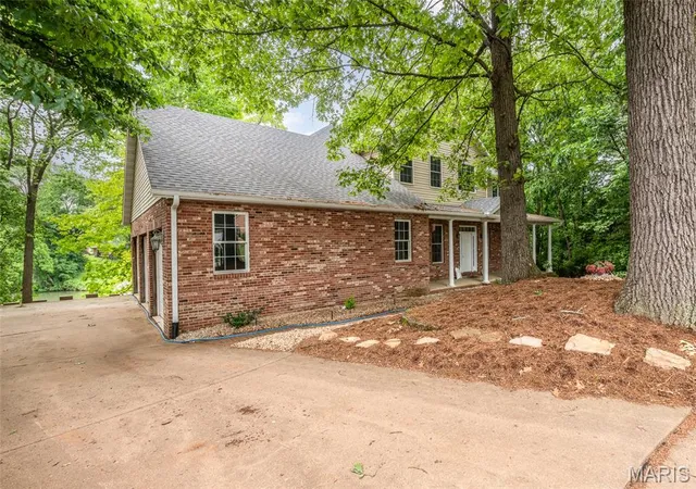 Homes for sale in Collinsville, IL | 11 Kensington, Collinsville, IL 62234 | MLS# MIS26031974