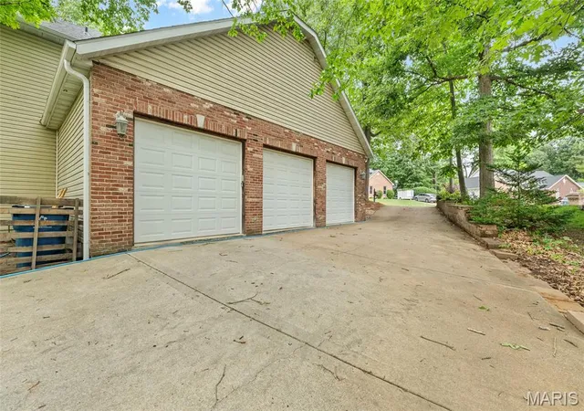 Homes for sale in Collinsville, IL | 11 Kensington, Collinsville, IL 62234 | MLS# MIS26031974