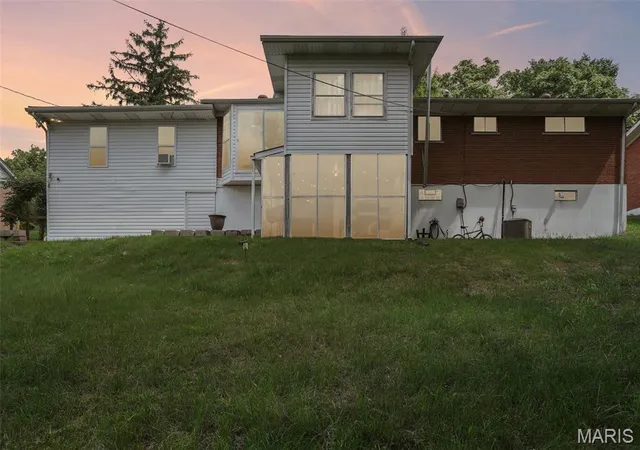 Homes for sale in Fairview Heights, IL | 66 Montclair Dr, Fairview Heights, IL 62208 | MLS# MIS26031977