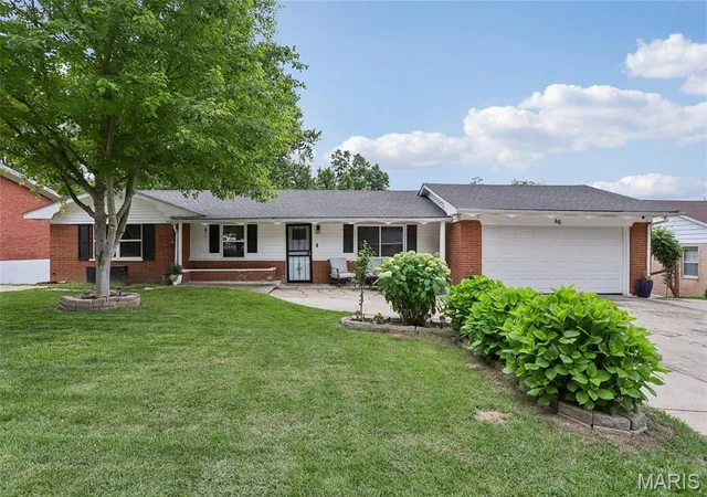 Homes for sale in Fairview Heights, IL | 66 Montclair Dr, Fairview Heights, IL 62208 | MLS# MIS26031977