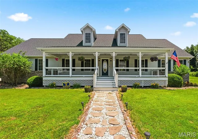 Homes for sale in Troy, MO | 406 Ravenwood Dr, Troy, MO 63379 | MLS# MIS26032011
