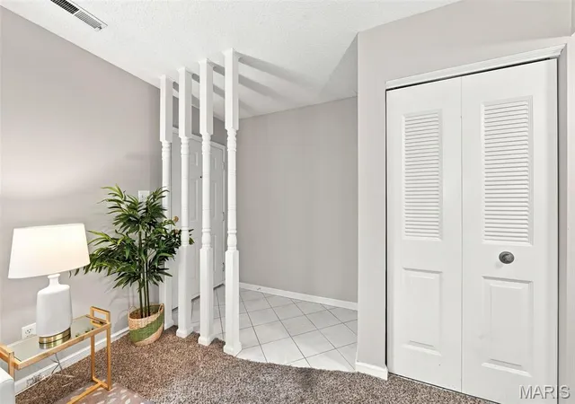 Photo 2 of Condo for sale at 1437 Oriole Pl, Saint Louis, MO 63144 | MLS# MIS26032012 | Listing updated on 2026-09-03