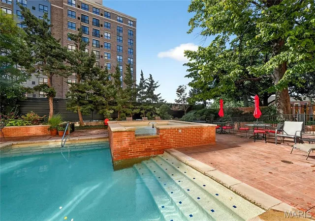 Homes for sale in Clayton, MO | 900 S Hanley Rd #3D, Clayton, MO 63105 | MLS# MIS26032015